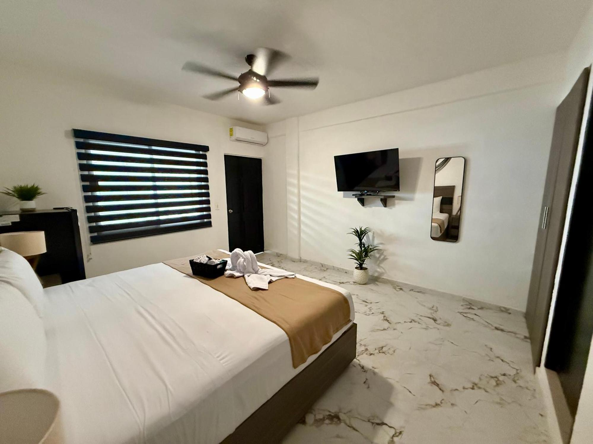 Casa Tortuga 5Th Ave Hotel ปลายาเดลการ์เมน ภายนอก รูปภาพ
