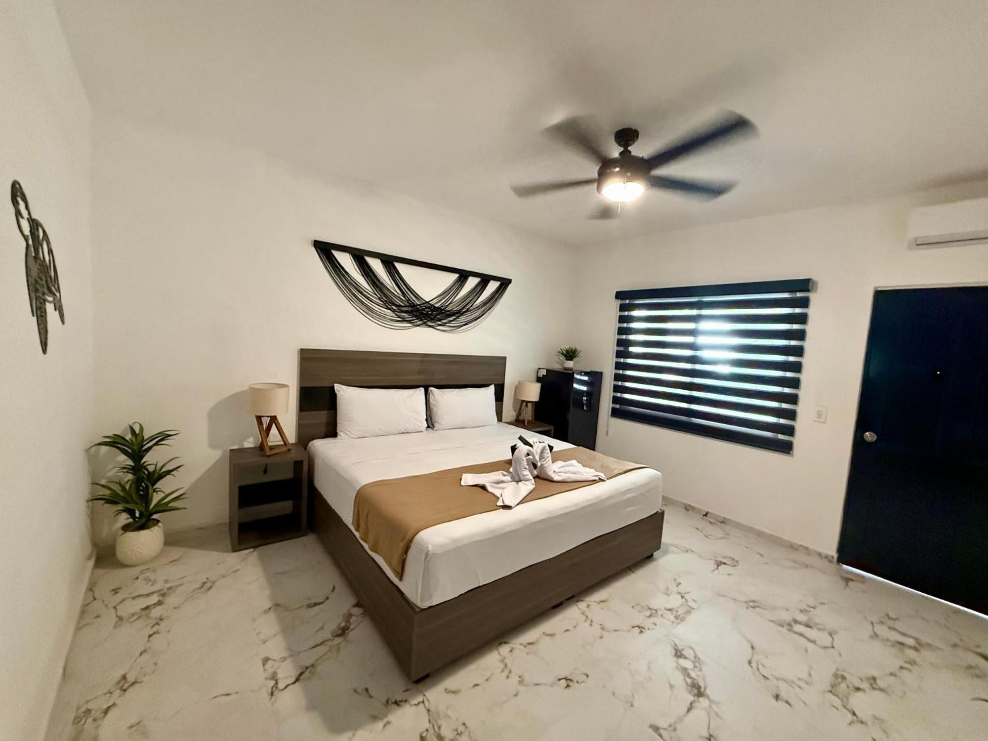 Casa Tortuga 5Th Ave Hotel ปลายาเดลการ์เมน ภายนอก รูปภาพ