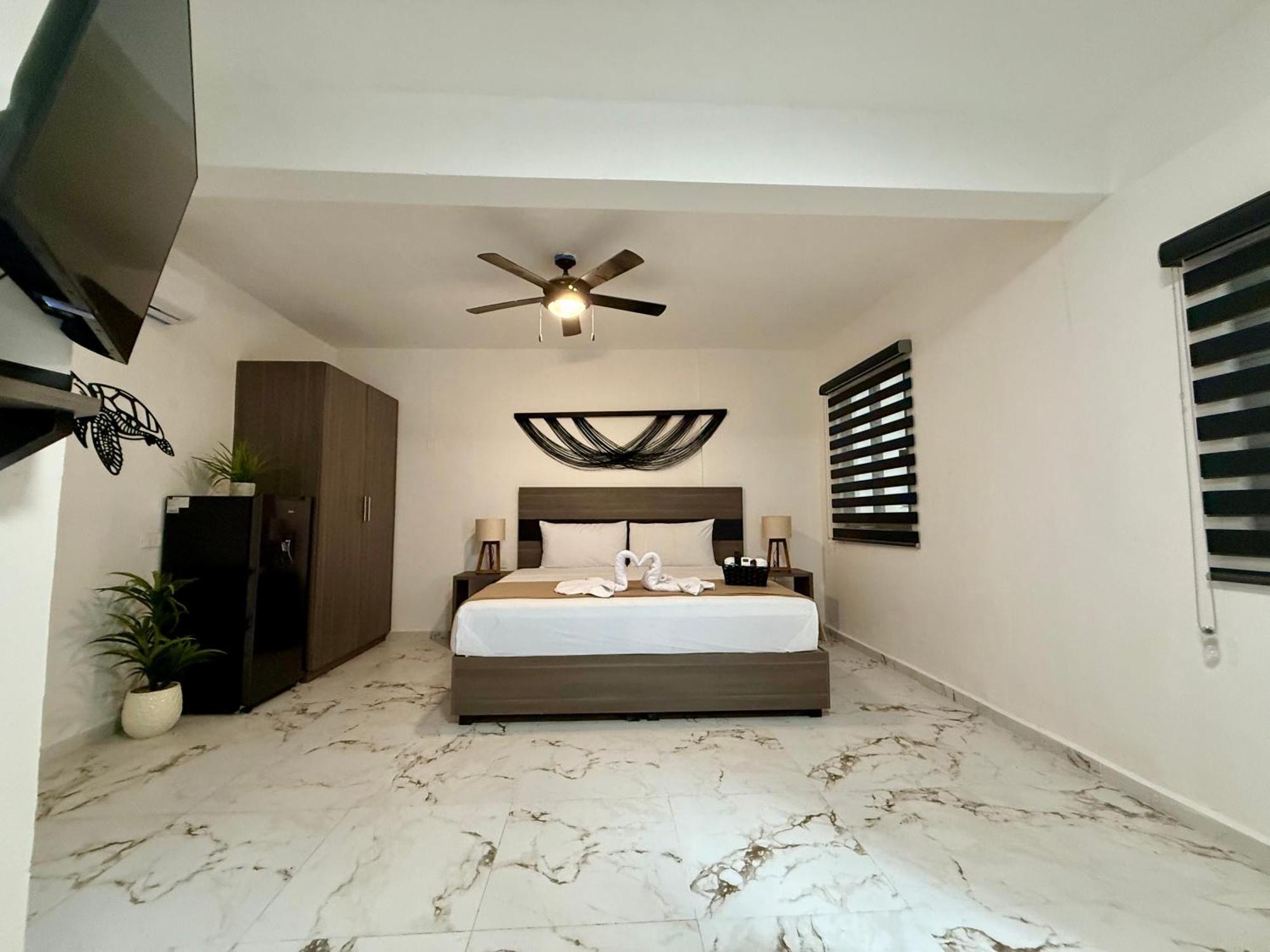 Casa Tortuga 5Th Ave Hotel ปลายาเดลการ์เมน ภายนอก รูปภาพ